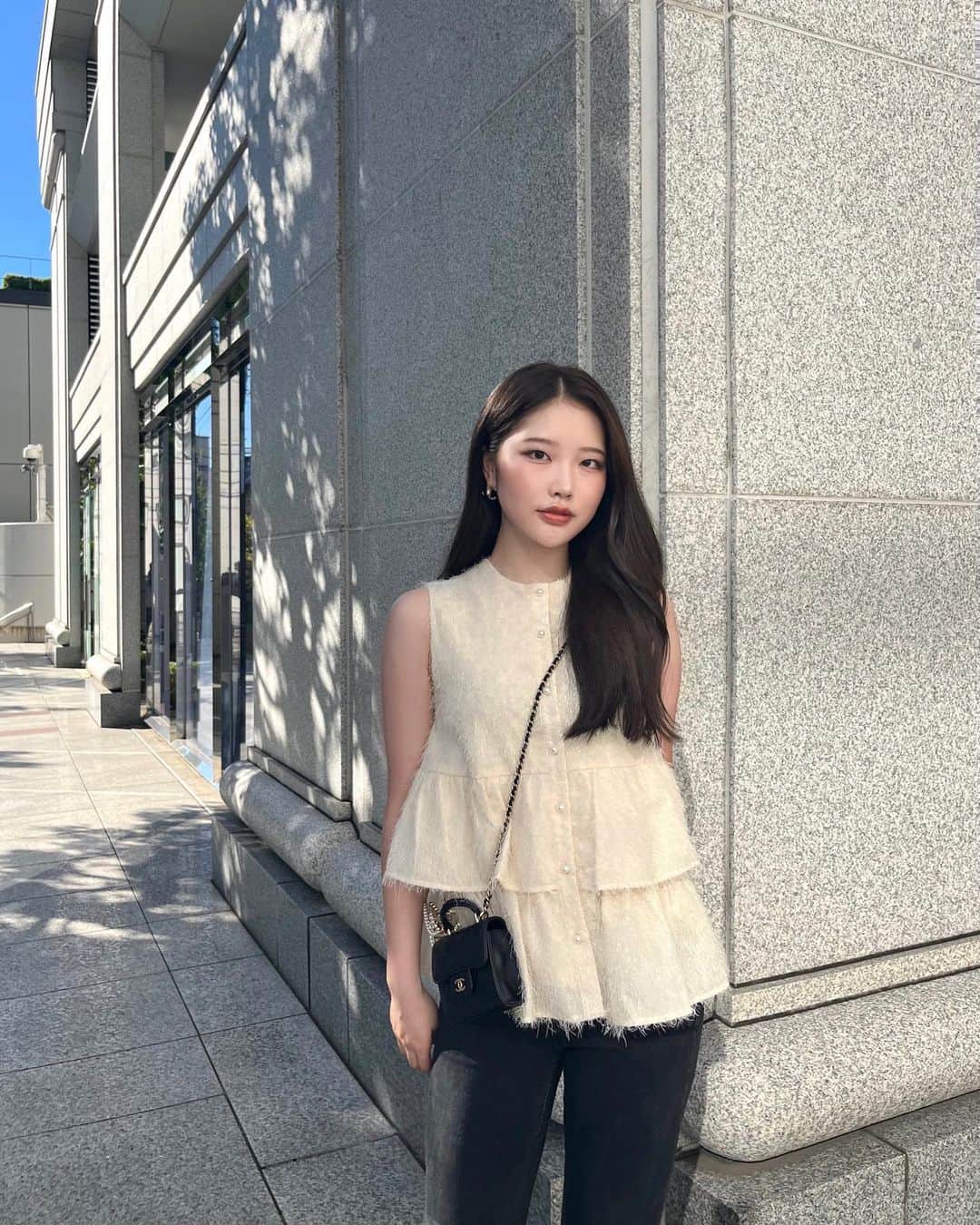 のインスタグラム：「可愛いお洋服着て 大好きなお友達と美味しいご飯👶🏻🫶🏻 それが幸せ〜  お洋服とかアクセとかのブランド 分かりやすくしてみたよ!!♡」