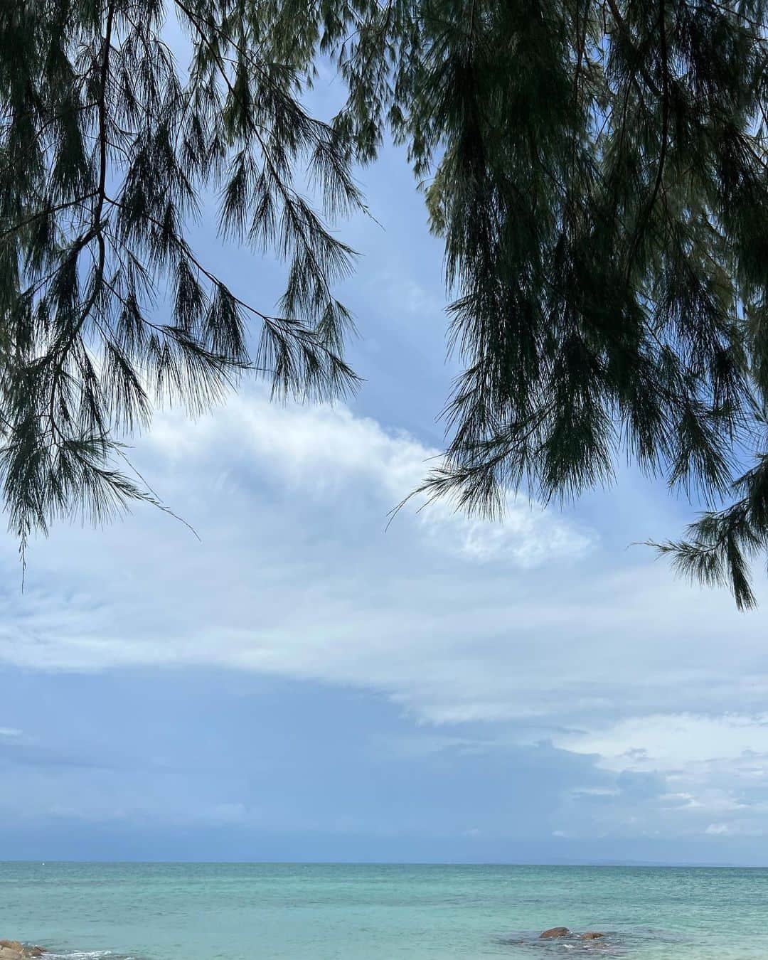 イプシー・キーラティのインスタグラム：「a beautiful short trip 🤍 :)) 🌊」