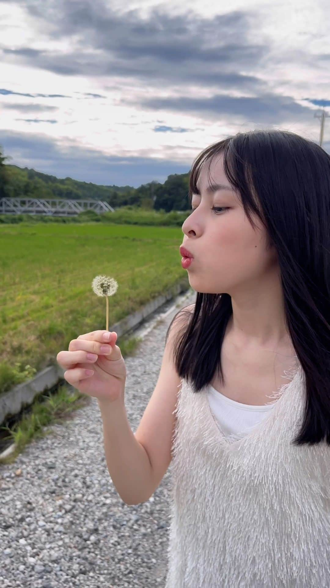 村山千夏のインスタグラム：「こんばんは。 夏もそろそろ終わりですね 皆様は夏の思い出はありますか？  Good evening. Summer is almost over Do you have any memories of summer?  #jk#ljk#現役jk#女子高校生#女子高生#高校生#高校生女子#summervaction#夏休み#田舎#wego さん」