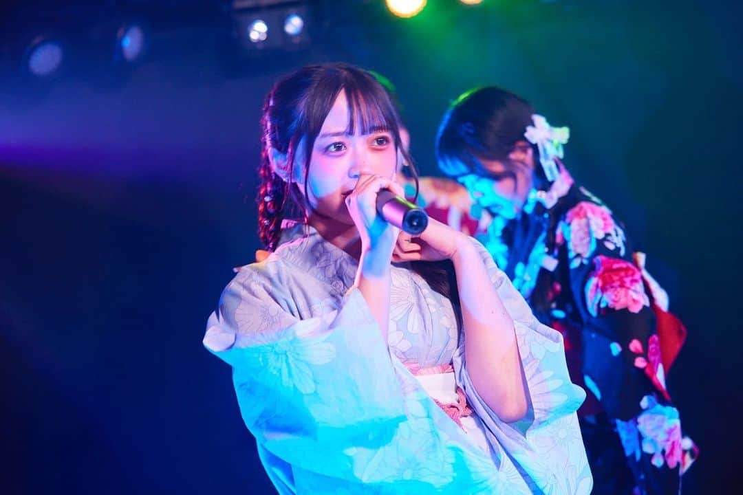 のインスタグラム：「来年の夏も一緒に過ごそうね🌻  Photo📸/ @sho_ito723  ┈┈┈┈┈┈┈┈┈♡┈┈┈┈┈┈┈┈┈┈  公式 @puregi_official  ・ ・ #PureGi #ぷれっぢ  #MIYU  #アイドル #オレンジ担当 #アイドルガーリー #フレンチガーリー  #夏 #高校生 #JK #JKブランド #みゆまる #ブリーチなしカラー #ブリーチなし #暗髪カラー #暗髪  #アイドルヘア #三つ編み #浴衣 #浴衣ライブ #地下アイドル」