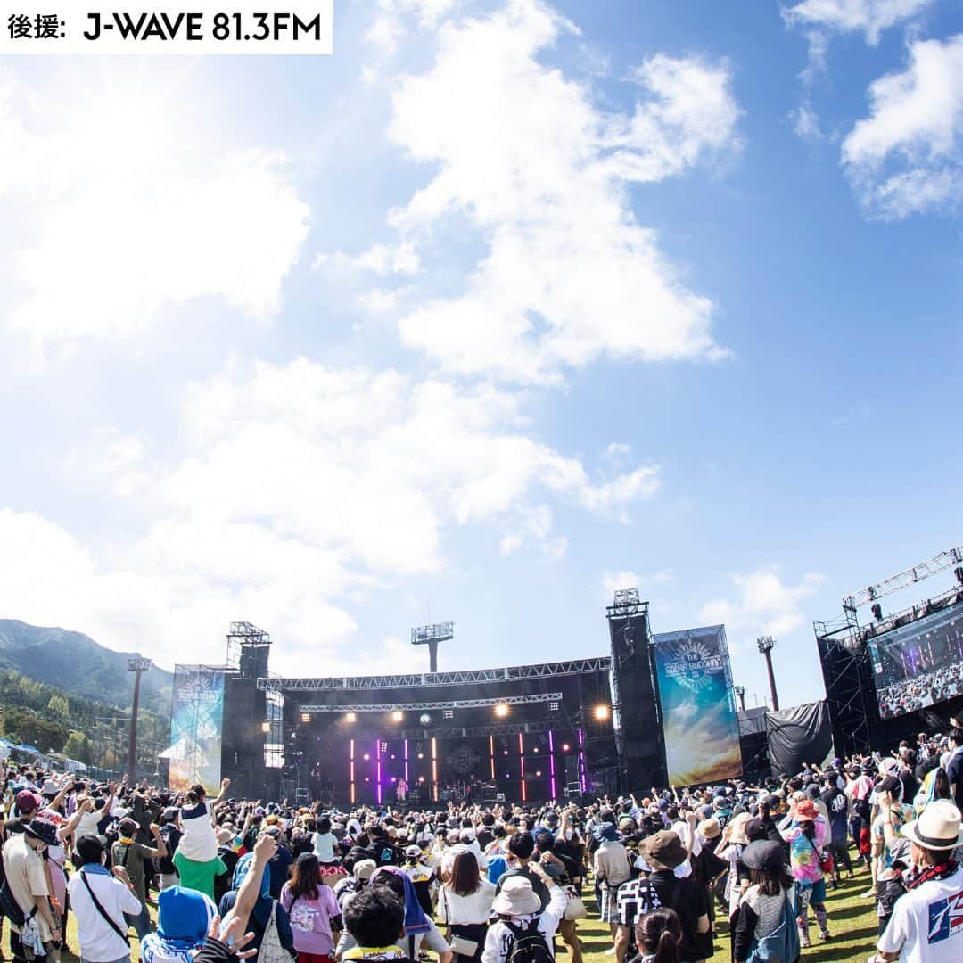 J-WAVE LIVE2000さんのインスタグラム写真 - (J-WAVE LIVE2000Instagram)「「太陽光でロックする！」 中津川 THE SOLAR BUDOKANはコンサートの運営に関わる電力のすべてを 太陽光発電でまかないます。 事前に太陽光で蓄電した電気と、当日会場に設置する 大量の太陽光パネルを組み合わせて、コンサート演出を展開。 その他、会場運営に関わる電力はグリーン電力証書を通じて 太陽光発電を活用。100%再生可能エネルギーで運営する、 ソーラーロックフェスティバルです。  東京から日帰りも可能で最短で3時間弱で東京から会場に来ることができます。  豪華ラインナップのライブに加え、エコロジカルなアクション企画も 展開されていて、特別な2日間になることうけあいです。 中津川 THE SOLAR BUDOKAN 2023 開催日時 ◆9月23日(土)24日(日) OPEN 10:00/START 11:00 会場 ◆中津川公園特設ステージ（岐阜県中津川市茄子川1683-797） 料金 ・23日入場券￥9,800 ・24日入場券￥9,800 ・2日間通し券￥15,900  ・キャンプ券￥7,000 ・キャンプ券付2日間通し券￥22,900  場外駐車場1日券￥3,500 場外駐車場2日券￥5,000 問い合わせ サンデーフォークプロモーション Tel：052-320-9100(12:00-18:00)   #ソーラー武道館 #中津川 #thesolarbudokan #10FEET #HEYSMITH #HY #打首獄門同好会 #ヤバイtシャツ屋さん #androp #OAU #BREIMEN #soilandpimpsessions #ACIDMAN #Nulbarich #吉川晃司 #奥田民生 #サンボマスター #ストレイテナー #河村隆一 #ORIGINALLOVE #木村カエラ #NONAREEVES #afoc #FiNO #バンアパ #土岐麻子」8月31日 19時31分 - jwave_live