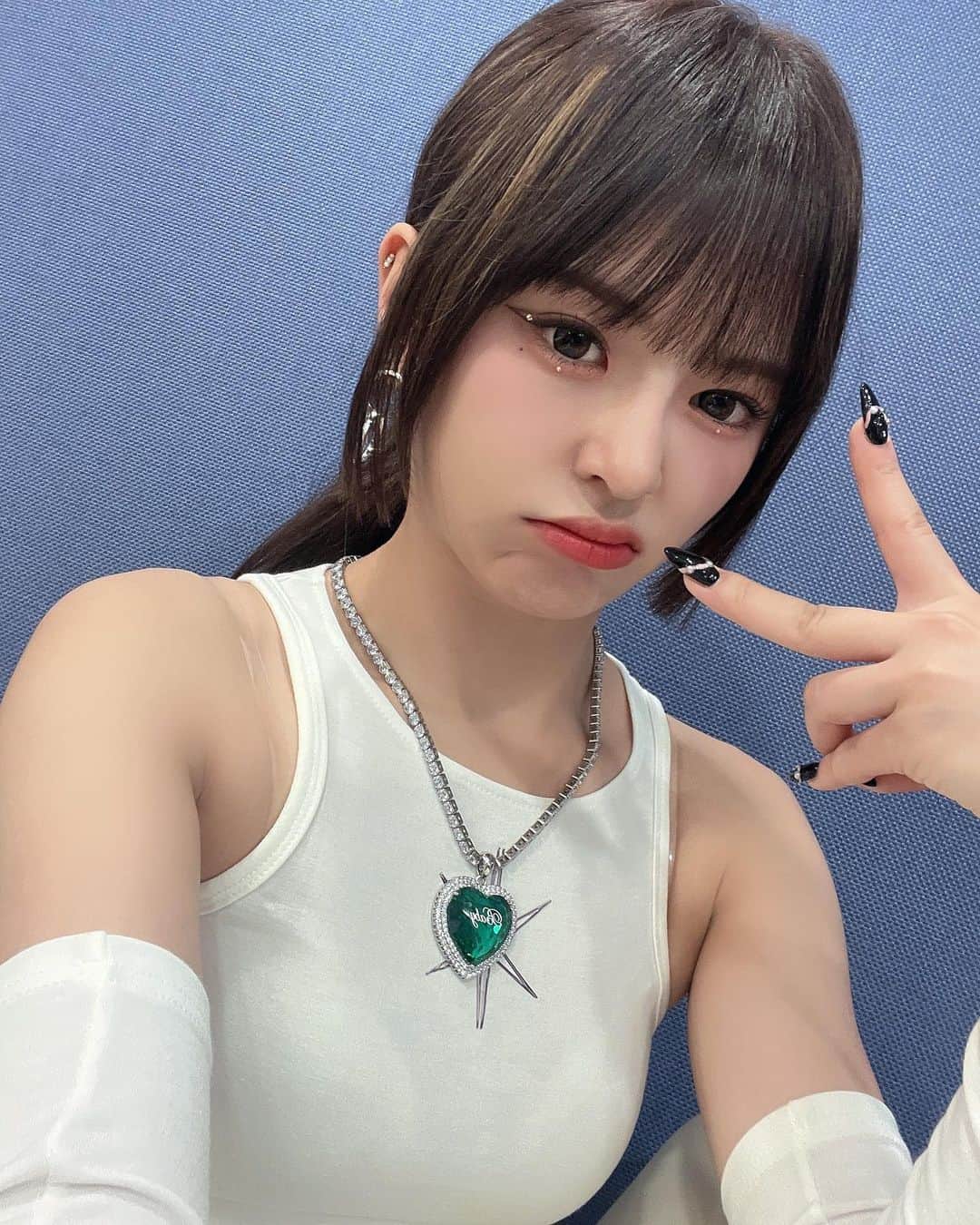 EVERGLOWのインスタグラム：「[📸Today EVERGLOW]  23.08.31 #엠카운트다운  오늘의 에버글로우💜  #EVERGLOW #에버글로우 #ALL_MY_GIRLS #SLAY #이유 #시현 #미아 #온다 #아샤 #이런」