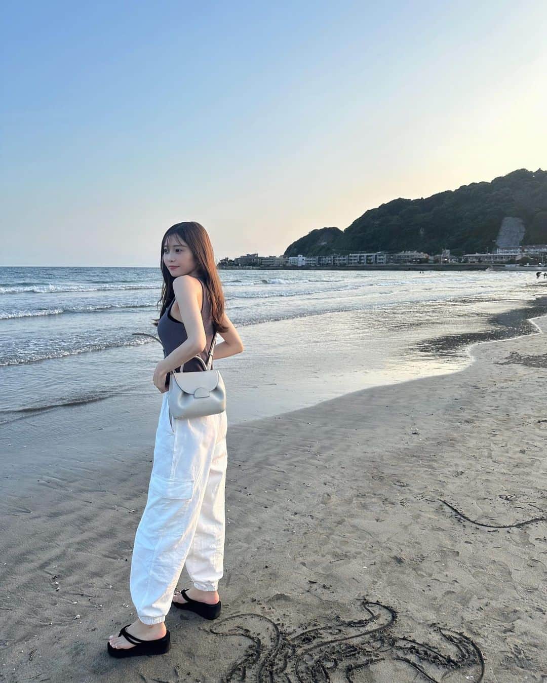 松川星さんのインスタグラム写真 - (松川星Instagram)「夕方の海落ち着く🪼🩵」8月31日 19時56分 - akarin__rin