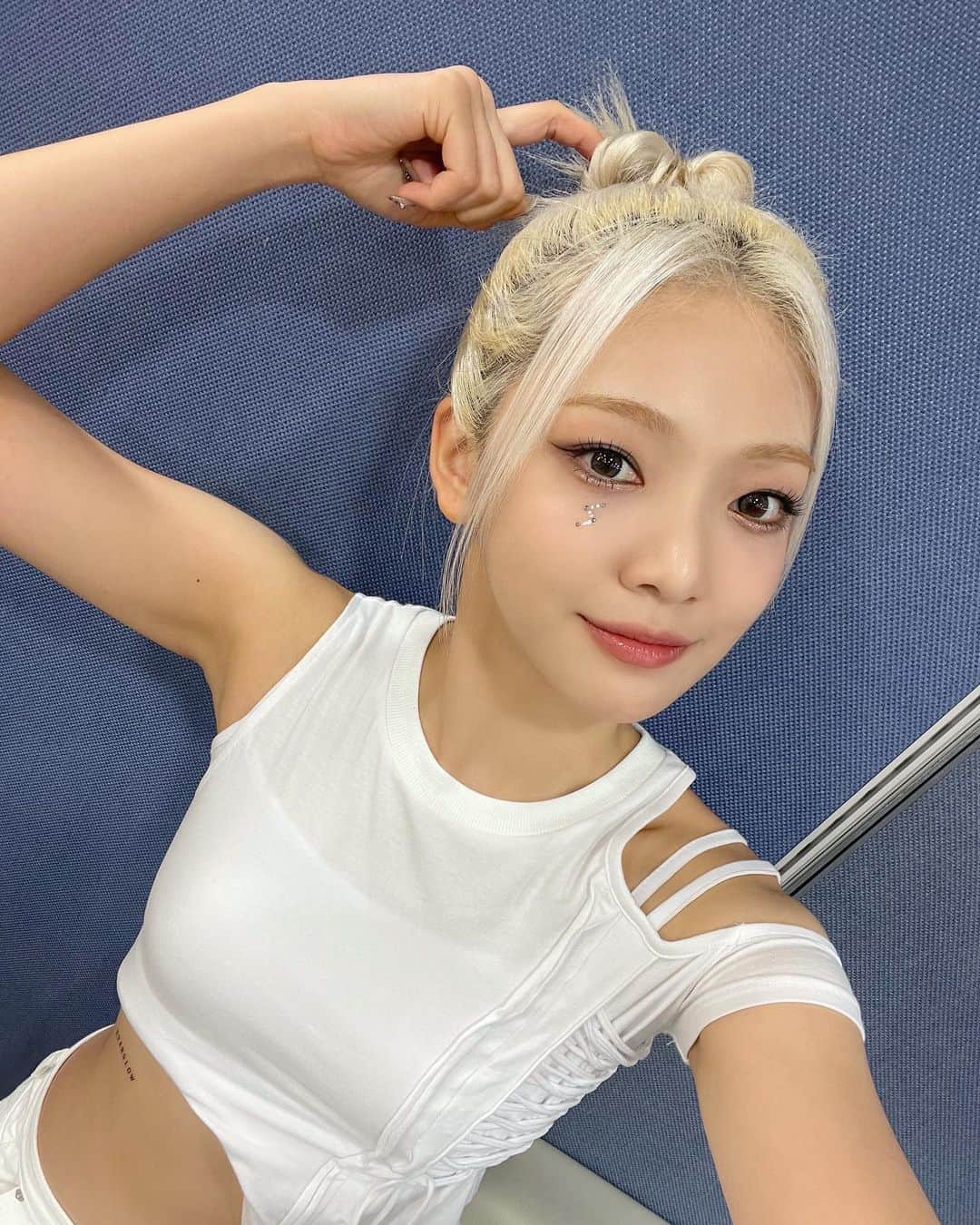 EVERGLOWのインスタグラム：「[📸Today EVERGLOW]  23.08.31 #엠카운트다운  오늘의 에버글로우💜  #EVERGLOW #에버글로우 #ALL_MY_GIRLS #SLAY #이유 #시현 #미아 #온다 #아샤 #이런」