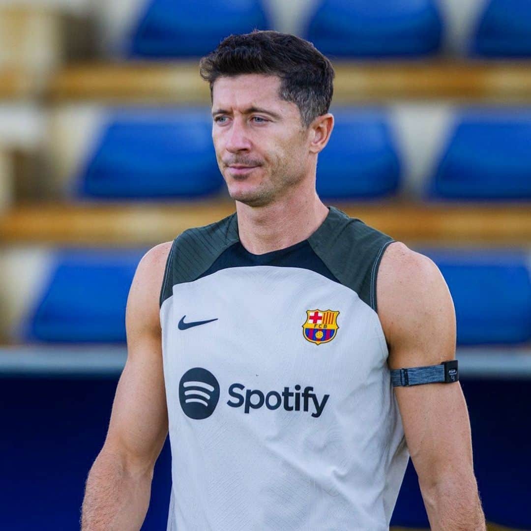 ロベルト・レヴァンドフスキのインスタグラム：「Focused 💪🏻  @fcbarcelona」