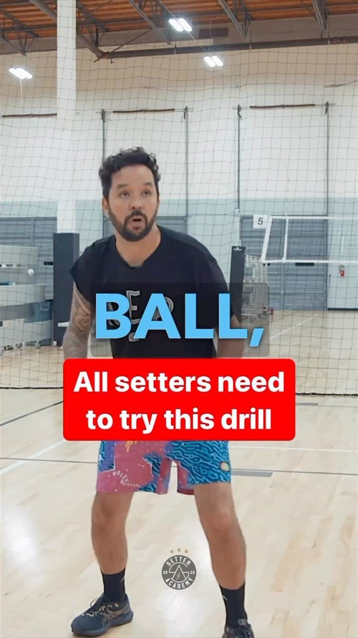 ウィリアム・アルジョナのインスタグラム：「Setter it’s time to take your game to new heights 🔥  2 things any setter can commit to in the gym ✌️ 100% every moment in the gym Feet to the ball every single time  From there, you’re ready to move on to more advanced concepts but we must first commit and complete these basic two concepts.  Try this drill to push your creativity in moving to balls as fast as possible.  📲 Text us #setter at (562) 553-6754 to get the private link to our next FREE webinar  ⛽️ powered by @slunksfamily  #Volleyballplayer #volleyballteam #volleyballplayers #volleyballlessons #volleyballsetter #volleyballproblems #volleyballaddict #volleyballtime #volleyballmatch #volleyballtraining #volleyballforlife #volleyballhighlights #volleyballshirt #volleyballnationsleague #volleyballseason #volleyballpassion #volleyballlibero #usavolleyball #noezybuckets」