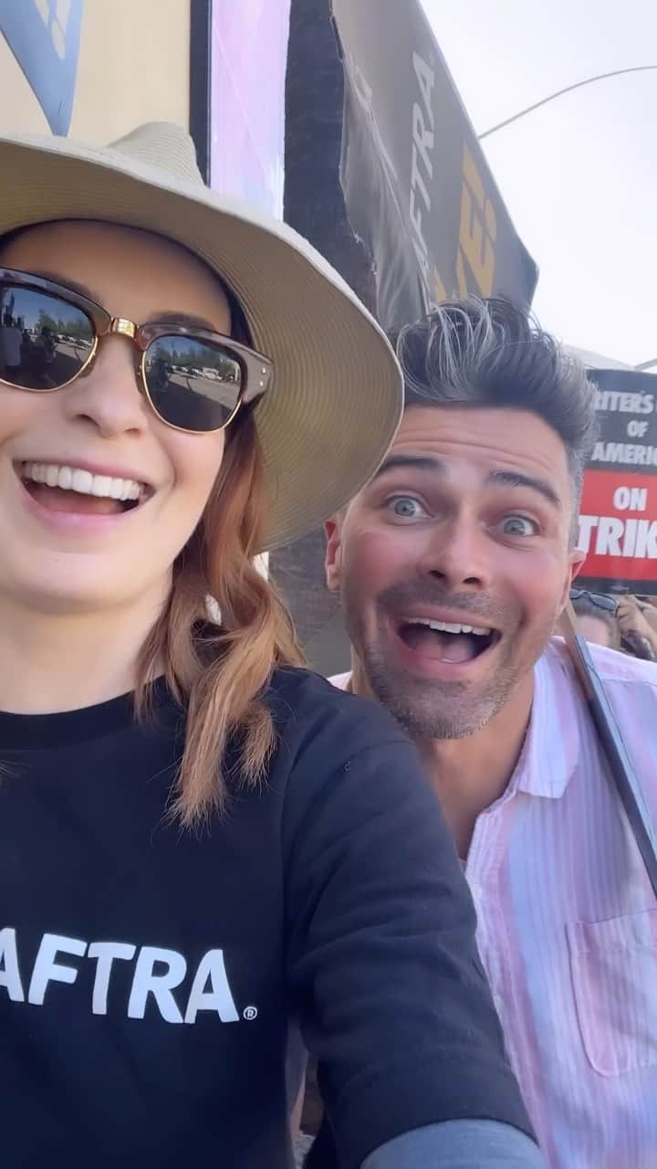 フェリシア・デイのインスタグラム：「Amazing day on the strike lines with the cast and crew of #SPN! Thanks to all the fans for turning out to support and @erickripke1 for arranging! #sagaftrastrong #spn #feliciaday」