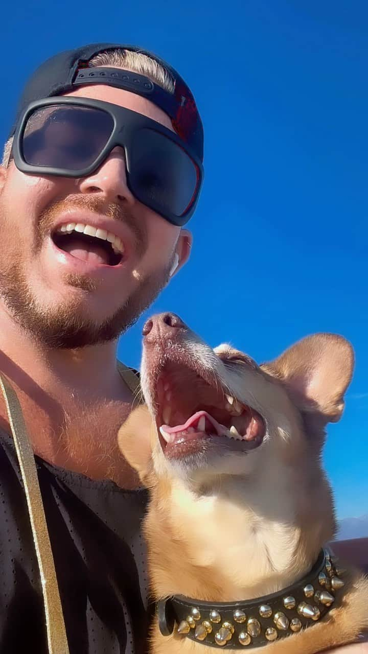 アダム・ランバートのインスタグラム：「Love my Pharaoh! 🐕」