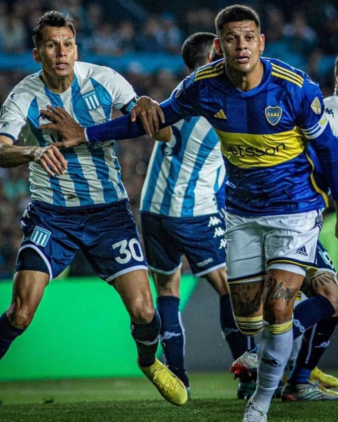 マルコス・ロホさんのインスタグラム写真 - (マルコス・ロホInstagram)「Vamos @bocajrsoficial 💙💛💙」9月1日 6時22分 - marcosrojo