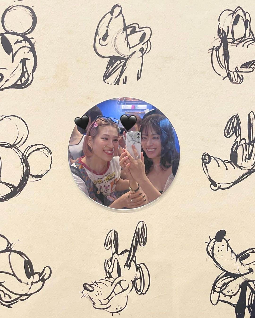 長谷川愛のインスタグラム：「昨日は妹ゆいのお誕生日を改めてお祝いしました🥂💕  少し遅くなったけど、お祝いできてよかったー☺️  最近は久しぶりーって感じで会う事もあって、ずっと一緒にいた私達にとっては不思議な感じ✨ たまに会って永遠に話してる時間とか今の方が相談し合えてることも多くて、お互い大人になったなあと実感してる♡  とは言いつつ、泣き虫で繊細なゆいをこれからも支えていきたいなと思います❤️」