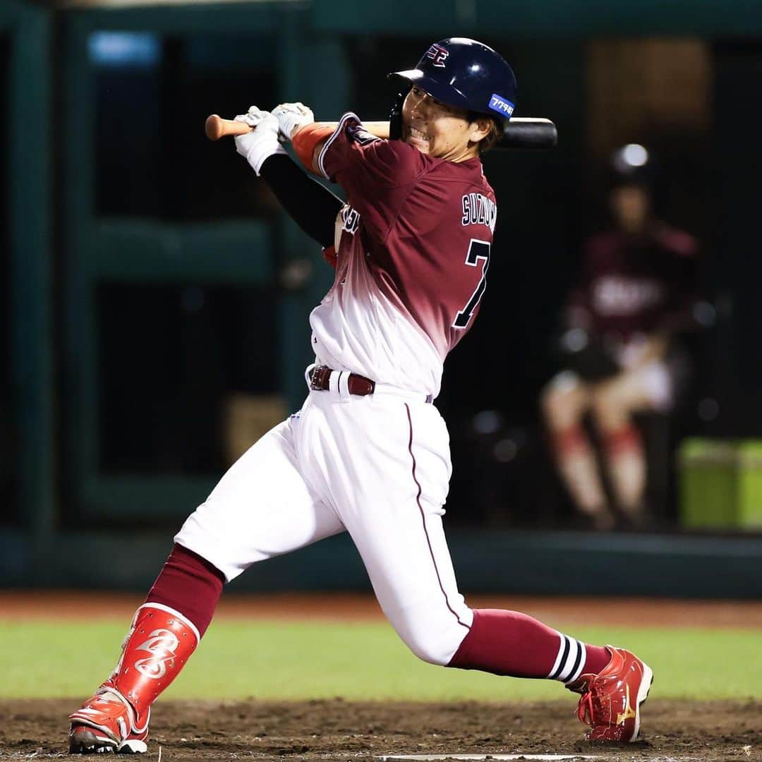 東北楽天ゴールデンイーグルスさんのインスタグラム写真 - (東北楽天ゴールデンイーグルスInstagram)「⚾️  ⚾️E 4-5 L⚾️  3点ビハインドの7回に浅村選手が23号2ラン💥💥 さらに繋ぐと鈴木大地選手が逆転の2点タイムリー2ベース‼️ しかし直後の8回に逆転され敗戦。6連勝とはならず。 先発の藤井選手は5回まで1失点の好投も6回に捕まる⚾️ 7回の内選手と9回の宋選手が1回無失点‼️ 鈴木翔天選手も2人を打ち取り役目を果たした👍🏼  #鷲が掴む #rakuteneagles  #鈴木大地 #浅村栄斗 #内星龍  #島内宏明 #マイケルフランコ #藤井聖 #村林一輝  #鈴木翔天 #宋家豪」8月31日 21時59分 - rakuten_eagles