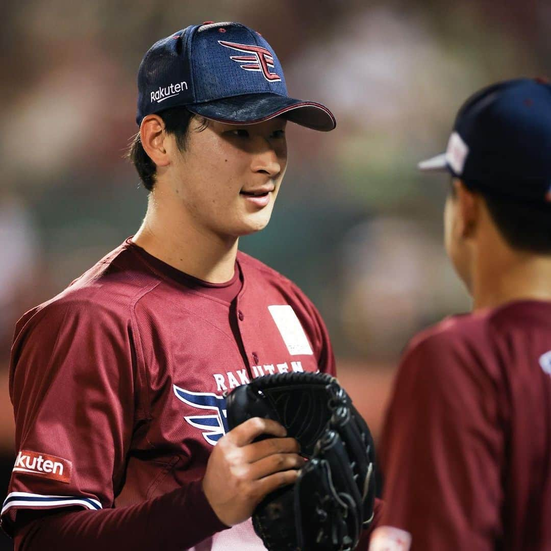 東北楽天ゴールデンイーグルスさんのインスタグラム写真 - (東北楽天ゴールデンイーグルスInstagram)「⚾️  ⚾️E 4-5 L⚾️  3点ビハインドの7回に浅村選手が23号2ラン💥💥 さらに繋ぐと鈴木大地選手が逆転の2点タイムリー2ベース‼️ しかし直後の8回に逆転され敗戦。6連勝とはならず。 先発の藤井選手は5回まで1失点の好投も6回に捕まる⚾️ 7回の内選手と9回の宋選手が1回無失点‼️ 鈴木翔天選手も2人を打ち取り役目を果たした👍🏼  #鷲が掴む #rakuteneagles  #鈴木大地 #浅村栄斗 #内星龍  #島内宏明 #マイケルフランコ #藤井聖 #村林一輝  #鈴木翔天 #宋家豪」8月31日 21時59分 - rakuten_eagles