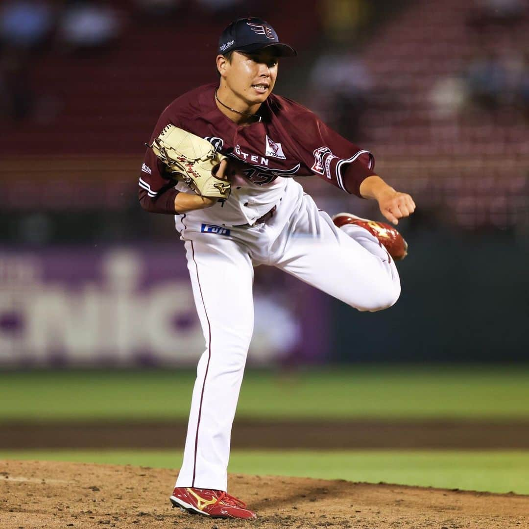 東北楽天ゴールデンイーグルスさんのインスタグラム写真 - (東北楽天ゴールデンイーグルスInstagram)「⚾️  ⚾️E 4-5 L⚾️  3点ビハインドの7回に浅村選手が23号2ラン💥💥 さらに繋ぐと鈴木大地選手が逆転の2点タイムリー2ベース‼️ しかし直後の8回に逆転され敗戦。6連勝とはならず。 先発の藤井選手は5回まで1失点の好投も6回に捕まる⚾️ 7回の内選手と9回の宋選手が1回無失点‼️ 鈴木翔天選手も2人を打ち取り役目を果たした👍🏼  #鷲が掴む #rakuteneagles  #鈴木大地 #浅村栄斗 #内星龍  #島内宏明 #マイケルフランコ #藤井聖 #村林一輝  #鈴木翔天 #宋家豪」8月31日 21時59分 - rakuten_eagles