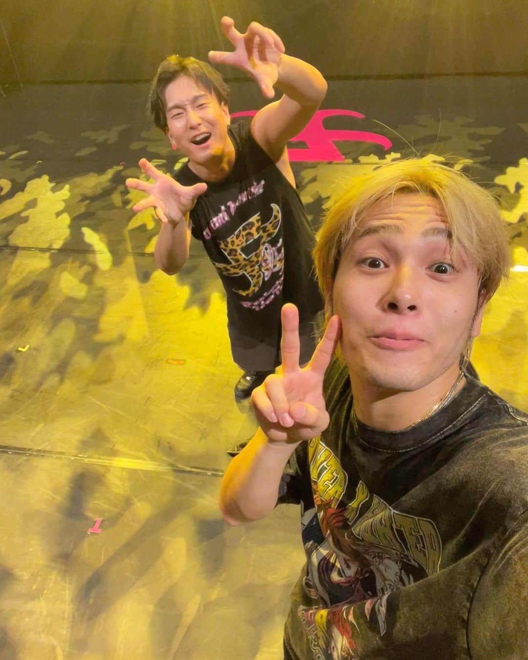 荒木駿平のインスタグラム：「茨城公演楽しみだ！！  #ayumihamasaki  #ayu47都道府県tour」