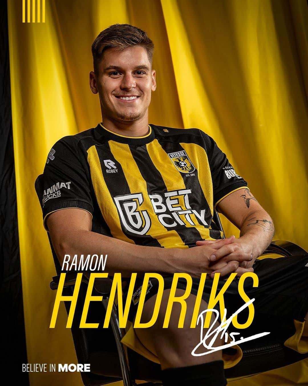 フィテッセさんのインスタグラム写真 - (フィテッセInstagram)「Ramon Hendriks is 🟡⚫️!  #Vitesse」8月31日 22時00分 - mijnvitesse