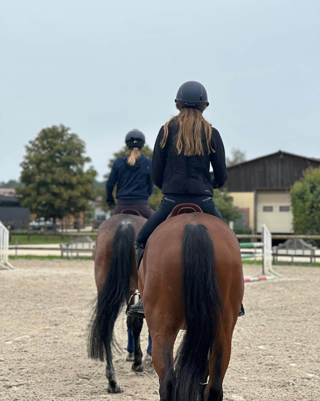 ヴァレリー・カウフマンさんのインスタグラム写真 - (ヴァレリー・カウフマンInstagram)「Last summer days 🐎 ❤️🌧️」8月31日 22時17分 - valerykaufman