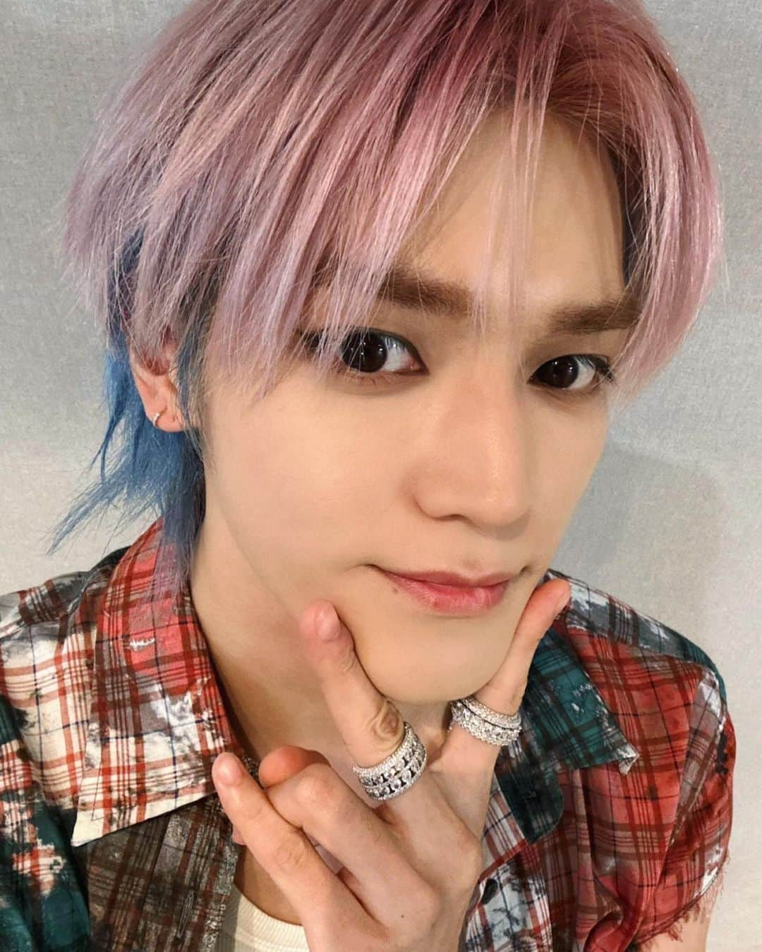 NCTさんのインスタグラム写真 - (NCTInstagram)「오늘 하루 고생많은 우리 멤버들 내일도 힘내자 우리 시즈니들 오늘 하루 응원해줘서 고마워요 시즈니 목소리 들으면 행복해요 언제나 우린 하나라는 느낌이에요 오늘 하루 푹 쉬고 내일도 기대해주세요 !   #TAEYONG  #NCT #NCTU #BaggyJeans #NCTU_BaggyJeans #GoldenAge #NCT_GoldenAge #NCT127 #NCTDREAM #WayV #NCT_DOJAEJUNG ‪#MCOUNTDOWN‬」8月31日 22時10分 - nct