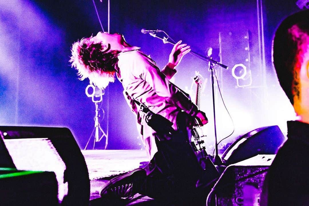 のインスタグラム：「2023.08.31 Zepp Osaka Bayside 都会のラクダSP～サシ飲み五番勝負、ラクダグビグビ～ w）#ハルカミライ #SUPERBEAVER #写殺 @cazrowaoki」