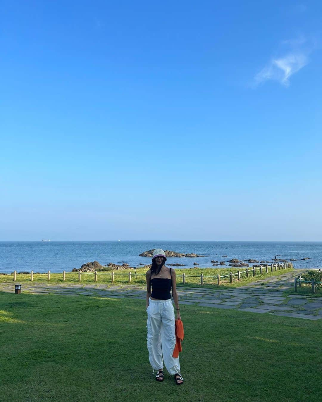 イ・ナリのインスタグラム：「뿌산조아 💙🌊🎶✨🥰 . . . #부산 #기장 #기장힐튼」