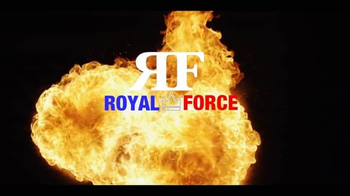 遠藤一馬のインスタグラム：「8月も終わりますね！  と言うわけでまもなくROYAL FORCEのLIVEです。 この動画の感じでお友達を誘ってくれたら嬉しいなぁ〜☺️」
