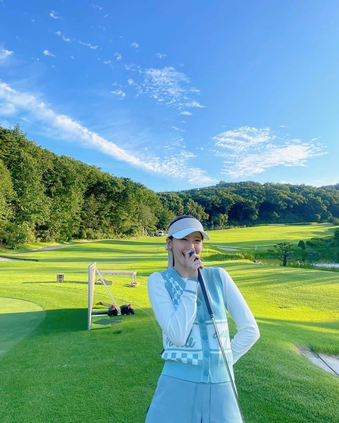 ユナさんのインスタグラム写真 - (ユナInstagram)「요즘 날씨 딱좋아 ⛳️ @wide.angle」8月31日 22時44分 - yoona__lim