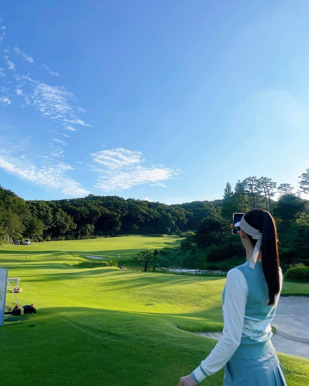 ユナのインスタグラム：「요즘 날씨 딱좋아 ⛳️ @wide.angle」