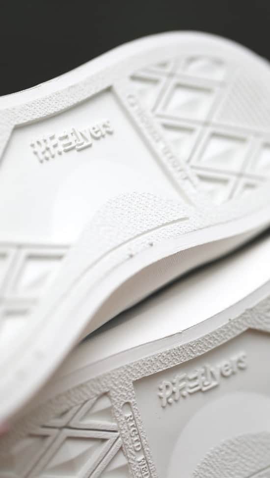 PFフライヤーズのインスタグラム：「Comfort is still at the core of everything we design, and the result is a brand where form meets function in unexpected ways. The foundation for wherever your day takes you.」