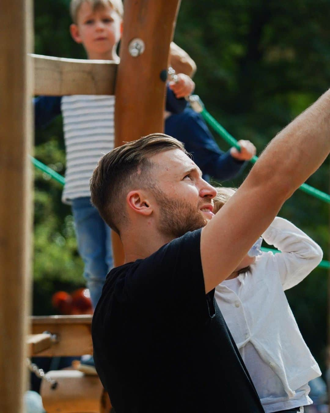 シルヴァン・ヴィドマーさんのインスタグラム写真 - (シルヴァン・ヴィドマーInstagram)「Proud to be part of the opening of a climate protection-themed forest playground that @1fsvmainz05 is a partner of and where kids learn a lot about plant and animal life 🥰🌲🐿️  #environmentalaction #sile #mainz05」8月31日 23時02分 - silvanwidmer