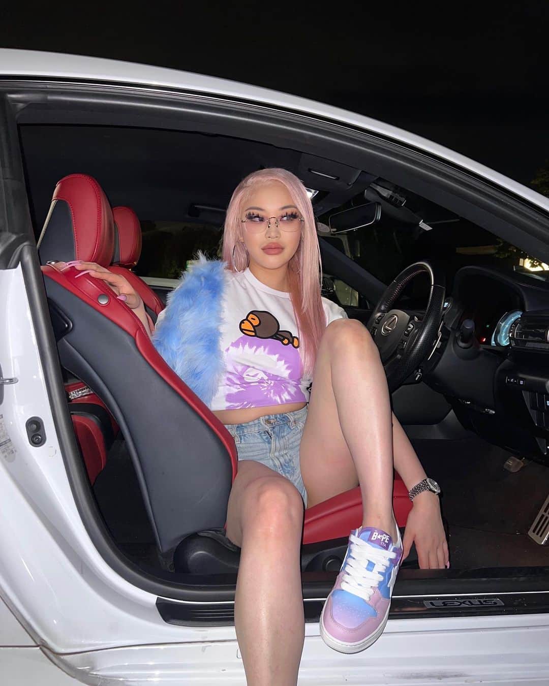 Elle Teresaのインスタグラム：「Haters get mad ‘cause “I got me some Bathing Apes”😜」
