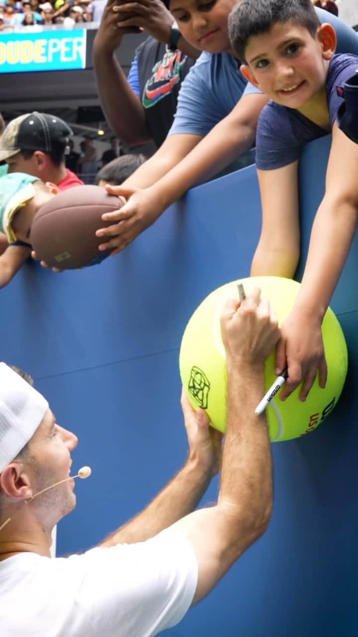 Dude Perfectのインスタグラム：「Special weekend in New York 🙌🎾  Tune into the US Open to watch our friends @djokernole, @cocogauff, @carlitosalcarazz, and @benshelton if you haven’t already! 👀」