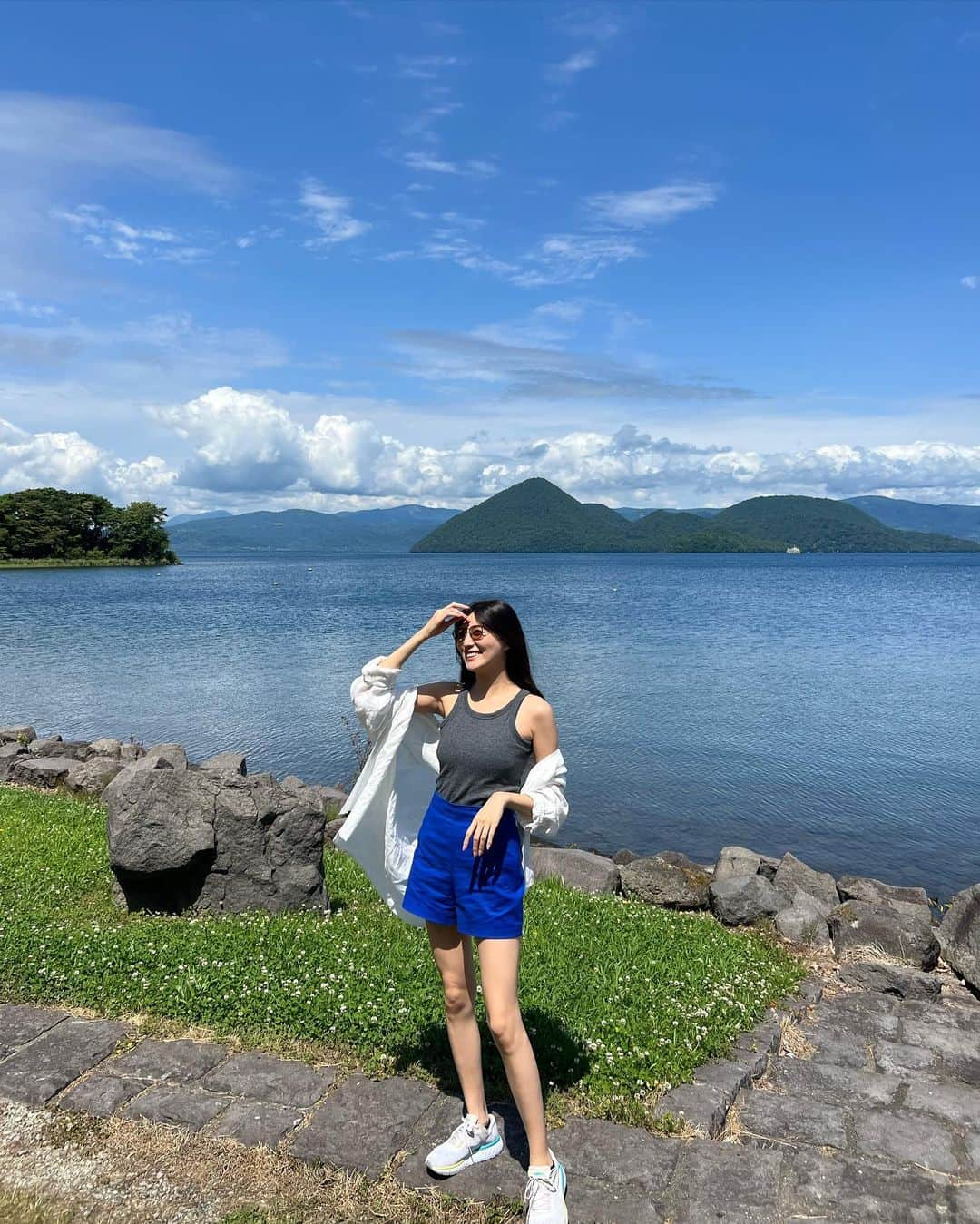 岩﨑名美のインスタグラム：「最高の北海道ロケでした🍉🌻✈️」