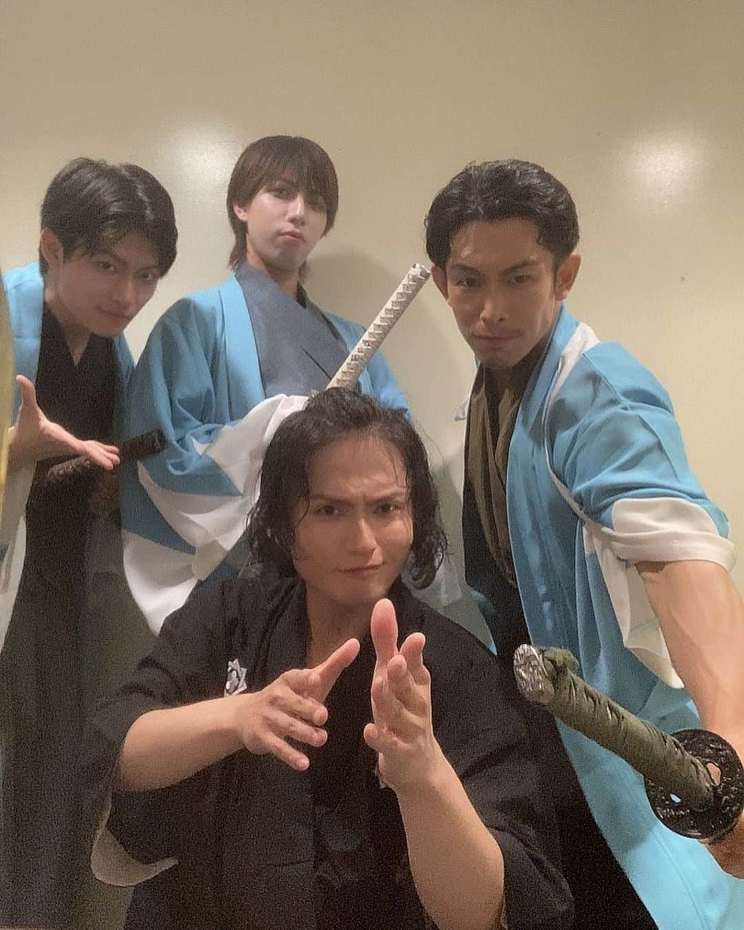 友常勇気さんのインスタグラム写真 - (友常勇気Instagram)「思い出アルバム🤗✨❕ #蒼天の宴 #龍 #🐉 #友常勇気 #池田明日香 #北村海 #合川立統 #湯浅雅恭 #大庭すみ花 #恵比原しろう #花実優 #桜井理衣 #三田麻央 #伊東桃矢 #影山怜雄 #真田林佳 #佐藤望実 改めまして本当に沢山の応援、ありがとう御座いました😭 更新出来ずすいません🙇 何やらバタバタしておりました😖 今度またマイホームヒーローなど告知させて頂きます☺️🎊🎊 本当久々の更新になってすいません🥺 ひと息付けたので、また更新させて頂きます☺️❤️❤️❤️ 遊び来てねーー😭❤️❤️❤️ #Instagram #久々 #更新 #ごめんね  #これから #更新するぞ」8月31日 23時54分 - yuki_tomotsune