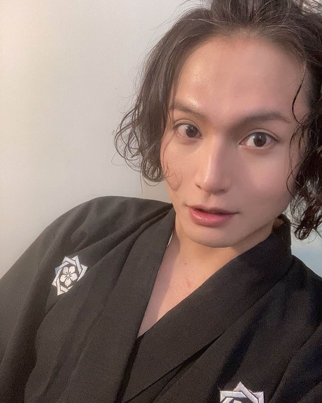 友常勇気さんのインスタグラム写真 - (友常勇気Instagram)「思い出アルバム🤗✨❕ #蒼天の宴 #龍 #🐉 #友常勇気 #池田明日香 #北村海 #合川立統 #湯浅雅恭 #大庭すみ花 #恵比原しろう #花実優 #桜井理衣 #三田麻央 #伊東桃矢 #影山怜雄 #真田林佳 #佐藤望実 改めまして本当に沢山の応援、ありがとう御座いました😭 更新出来ずすいません🙇 何やらバタバタしておりました😖 今度またマイホームヒーローなど告知させて頂きます☺️🎊🎊 本当久々の更新になってすいません🥺 ひと息付けたので、また更新させて頂きます☺️❤️❤️❤️ 遊び来てねーー😭❤️❤️❤️ #Instagram #久々 #更新 #ごめんね  #これから #更新するぞ」8月31日 23時54分 - yuki_tomotsune