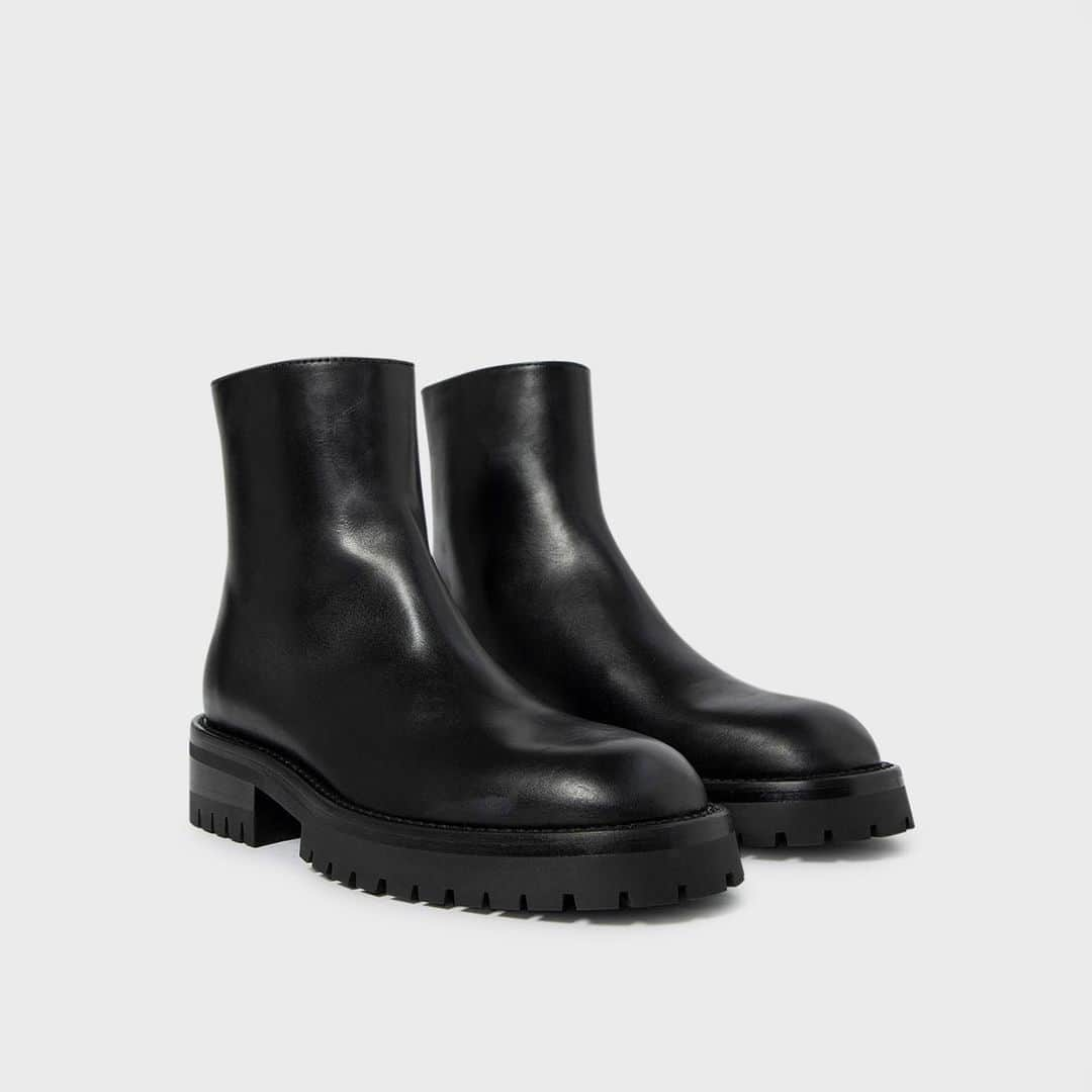 アン ドゥムルメステールのインスタグラム：「Drees Ankle Boots. #AnnDemeulemeester」