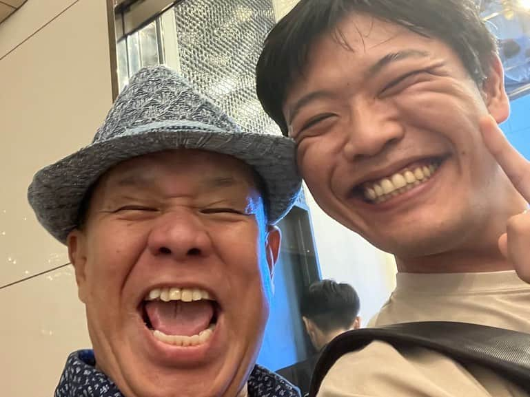 村民代表南川さんのインスタグラム写真 - (村民代表南川Instagram)「23/8/31(木)「居酒屋サンミュージック ミニライブ」でした。  居酒屋でのお笑いライブ！ 全席喫煙可だったので、火を使う新ネタを卸しました！火漫談🔥 火気OKの劇場はなかなか無いので、次はいつやれるのか。 お笑いは火を使う時代へ🔥  #ぶっちゃあ さん #みんなのたかみち さん #かもめんたる 槙尾さん #マンマーレ さん #ぶたマンモス さん #村民代表南川」9月1日 0時36分 - son_d_min