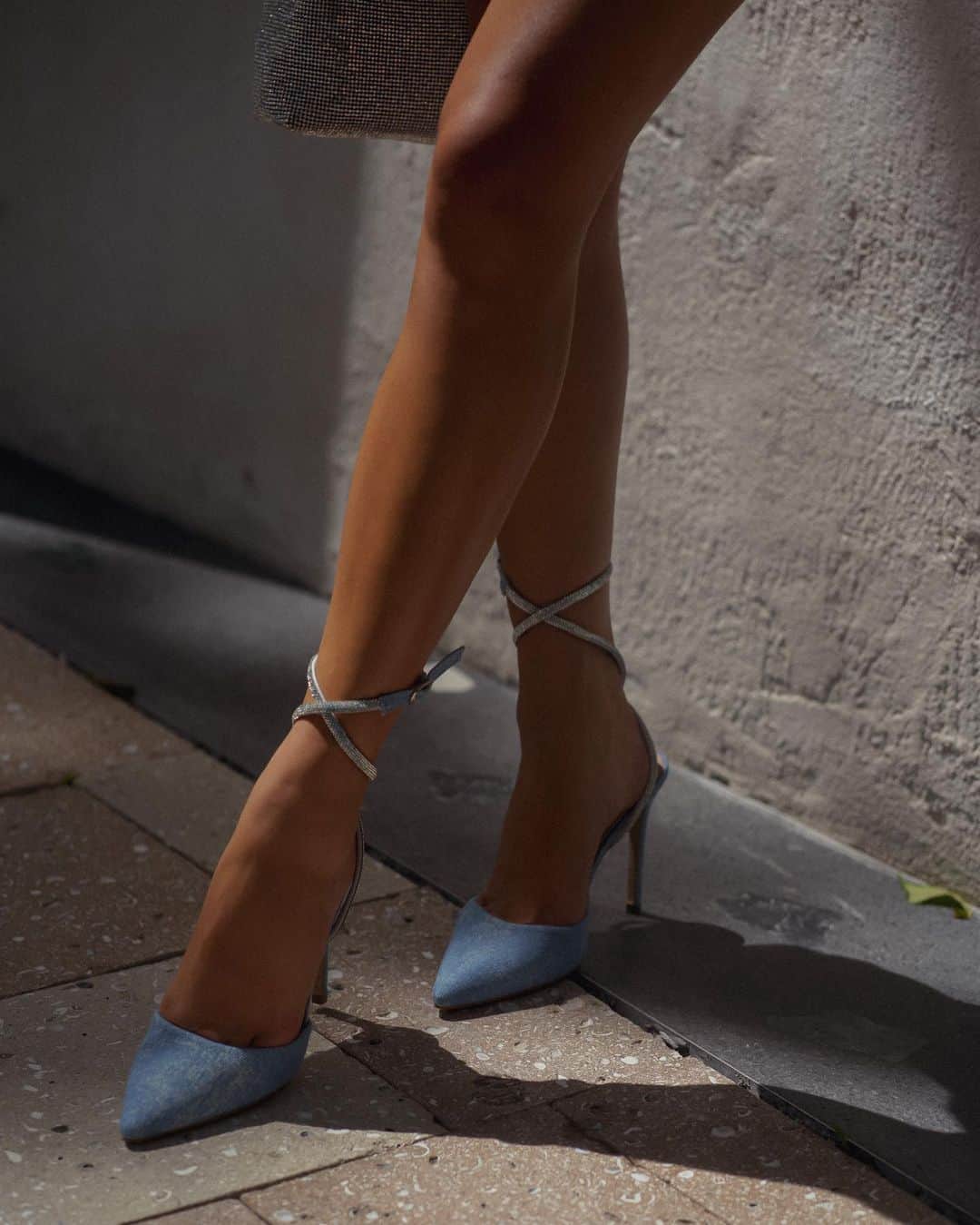Cindy Pradoさんのインスタグラム写真 - (Cindy PradoInstagram)「The perfect heels from @cuccoofootwear to up dress up any denim on denim look 💙 DISCOUNT CODE: CFB149 (Extra 15% off any purchase to shop CUCCOO on shein.com.) #cuccoobaddie #cuccoo #ad」9月1日 0時31分 - cindyprado
