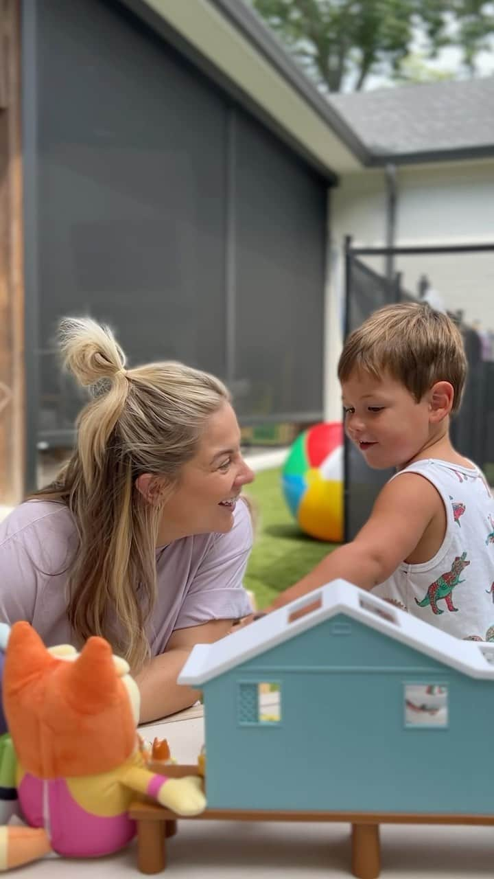 ショーン・ジョンソンのインスタグラム：「Got Jett some @officialblueytv toys for his birthday and since we showed him he’s been playing with them nonstop! We love creating new memories with the kids, especially outside when we can. We’ve been living by the pool this summer and our Bluey toys are the perfect addition. What are you doing this summer to be more intentional with your kids?! @supermoosetoys #bluey」