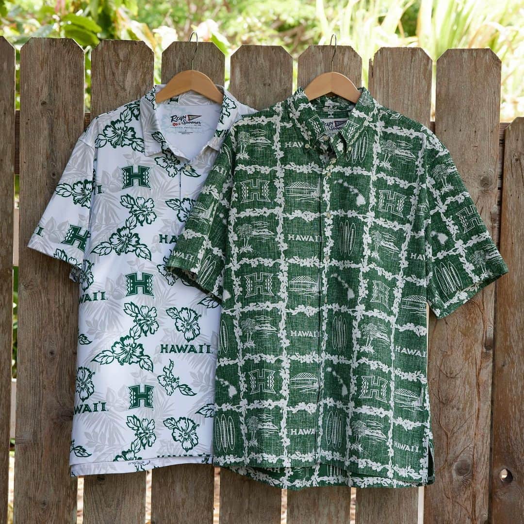 レインスプーナーのインスタグラム：「We’re ready to cheer for @rainbowwarriorsfootball tomorrow night against Stanford. Stop by our stores to get the official UH Aloha shirt. #gobows #whiteout」