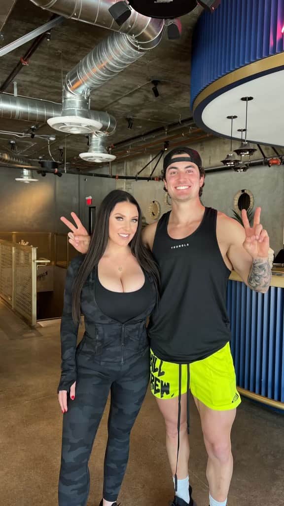 Brazzersのインスタグラム：「Video is coming soon, I have to repost it!! Get ready!!!」