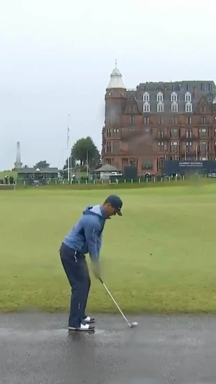 ビリー・ホースケルのインスタグラム：「@billyho_golf making it look easy on the 18th at the Home of Golf. The American ace is teeing up at the #dunhilllinks for the third consecutive year」