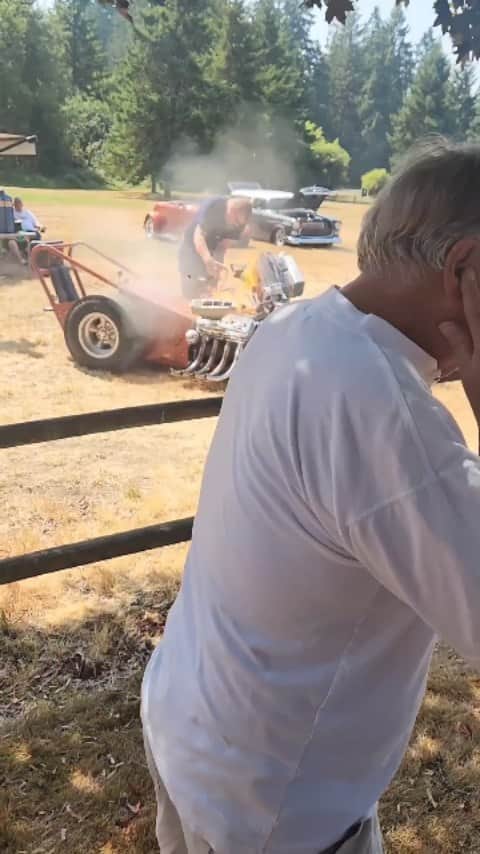 Classics Dailyのインスタグラム：「What happened here? 😬 Credit @kozmic58  _ #Classic #classics #Classiccar #classiccars #americanmuscle #Musclecar #Musclecars #car」