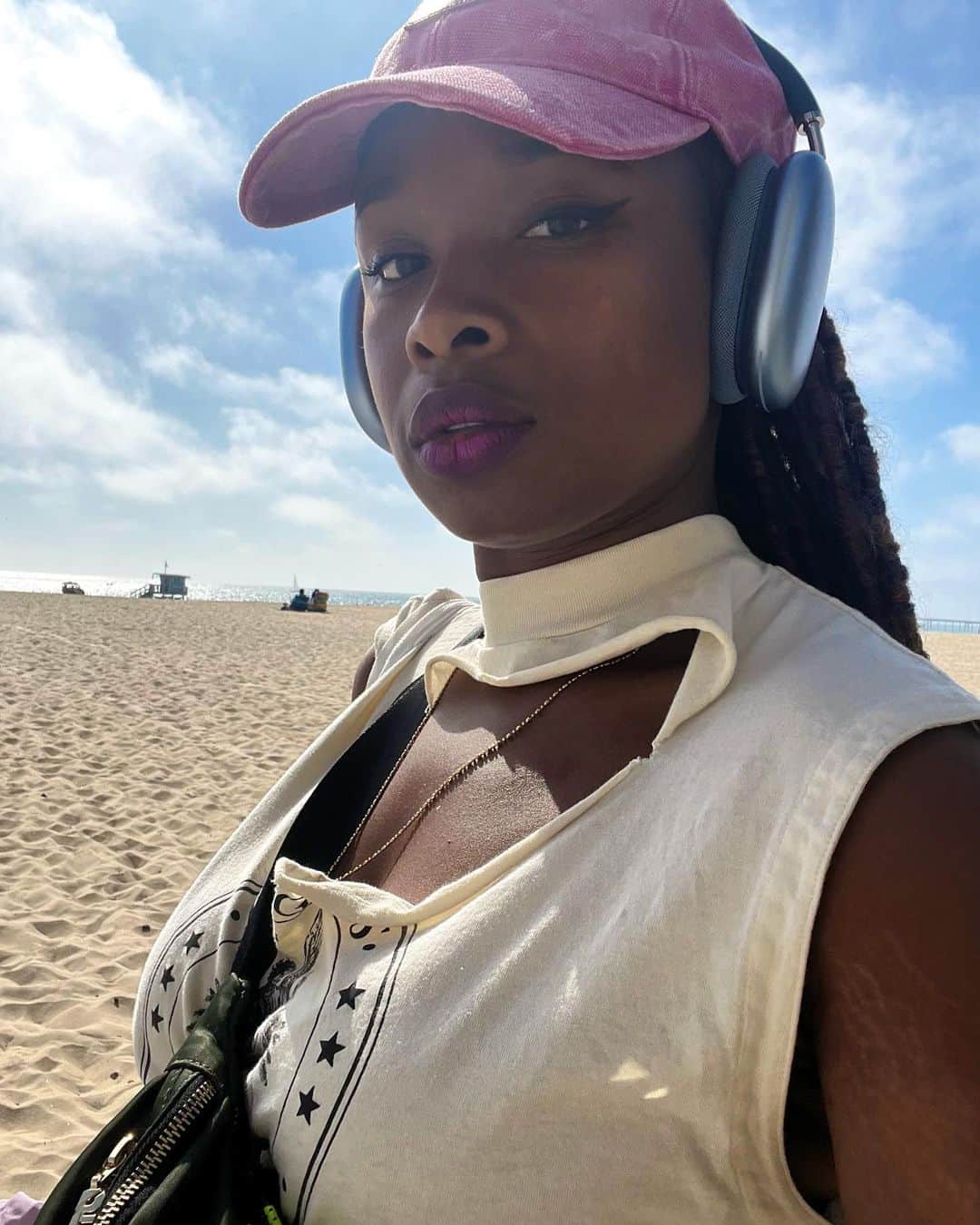ジェニファー・ハドソンのインスタグラム：「Take a moment and find your peace today !」