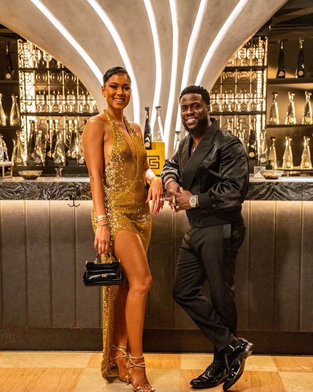ケビン・ハートのインスタグラム：「Club Coramino was exactly what we wanted it to be…. Smooth!!!!!! Major thank you to my beautiful co star AKA my wife @enikohart & @realmichaelimperioli …. You were amazing!!! We are just getting started people…. Wait until you see what we do next!!!! @grancoramino #hardworktastedifferent」