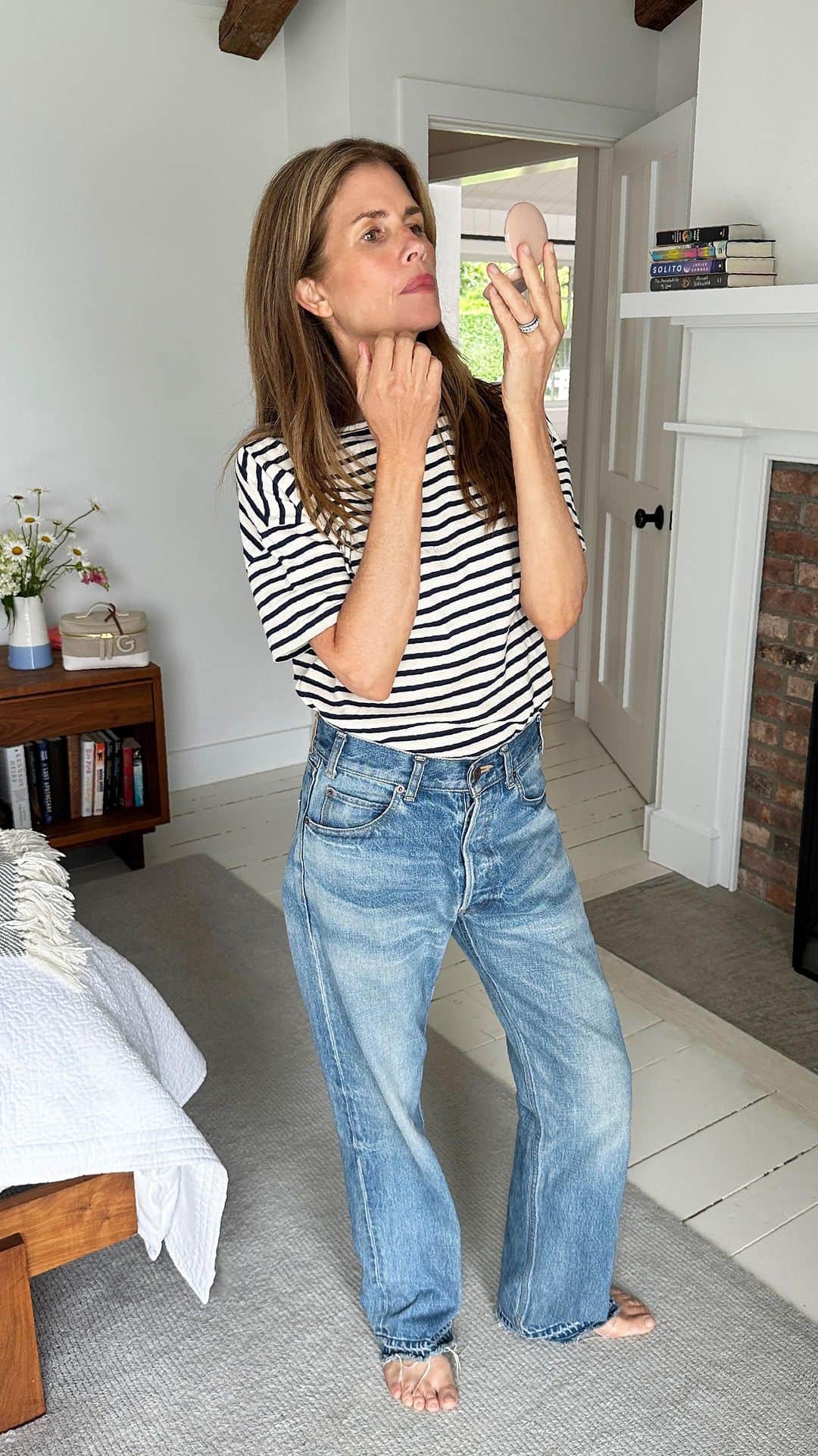 グッチ・ウェストマンのインスタグラム：「Denim done right! 👖❤️ Gucci opens her closet to share favorite jeans that fit pocket-friendly palettes. From sustainable options to vintage cuts that get better with age, click the link in our bio for her top five picks!  #WestmanAtelier #GuccisGuide」