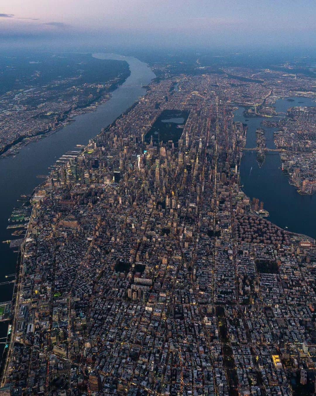 Empire State Buildingのインスタグラム：「New York or Nowhere   📷: @kingy27nyc」