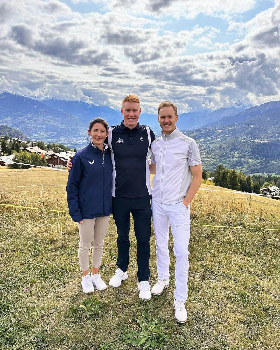 イブ・ミュアヘッドさんのインスタグラム写真 - (イブ・ミュアヘッドInstagram)「The pictures say it all!🏔️ Incredible few days @omegaeuropeanmasters in Switzerland! 🇨🇭🏌️‍♀️  Great views, company and golf! Thanks everyone 🙏🏻   @omega @mrdanwalker @tomdean00 @lawrencethriston @golfclubcrans  #golf #omega #omegagolf  @mizunogolfeurope @castore_sportswear」9月1日 2時46分 - evemuirhead