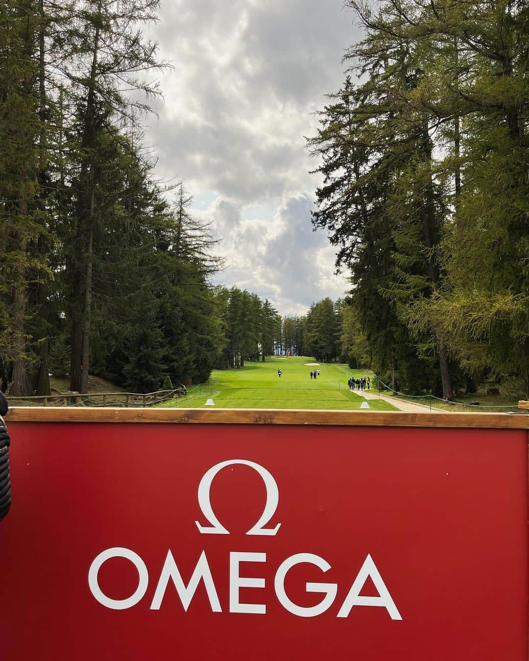 イブ・ミュアヘッドさんのインスタグラム写真 - (イブ・ミュアヘッドInstagram)「The pictures say it all!🏔️ Incredible few days @omegaeuropeanmasters in Switzerland! 🇨🇭🏌️‍♀️  Great views, company and golf! Thanks everyone 🙏🏻   @omega @mrdanwalker @tomdean00 @lawrencethriston @golfclubcrans  #golf #omega #omegagolf  @mizunogolfeurope @castore_sportswear」9月1日 2時46分 - evemuirhead