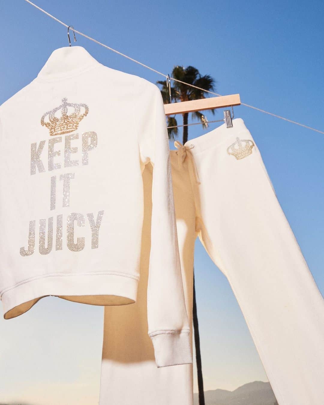 ジューシークチュールのインスタグラム：「Is there any other option? #JuicyCouture」