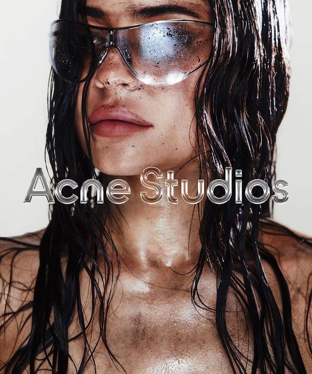 クリス・ジェンナーさんのインスタグラム写真 - (クリス・ジェンナーInstagram)「Kylie is the new face of #AcneStudios!! @kyliejenner @acnestudios 💙💙 #repost @acnestudios    Adorned with body paint reflecting this season’s denim washes – an evolution of the fabric at the heart of Acne Studios.   Photographed by @CarlijnJacobs in Los Angeles, #KylieJenner stars in our FW23 denim campaign.    Discover the collection at acnestudios.com   Photographer: @CarlijnJacobs Stylist: @Leopolda.Duchemin Talent’s stylists: @RoseGrandquist and @Makkaroo Hair: @JesusHair  Make-Up: @MakeupByAriel and @Masae__Ito  Set Design: @DavidJamesWhite_ Nails: @NailsByZola」9月1日 3時00分 - krisjenner