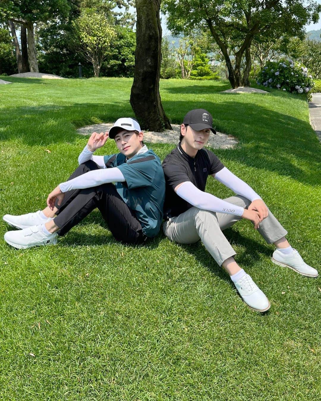 2PMさんのインスタグラム写真 - (2PMInstagram)「골프에 반하고,, 쿵찬 외모에 반하고,,💜⛳️❤️  #골프공이아니라 #심장을친게 #분명해요💘 #다음주 #Theshot 도 #많관부🏌️‍♂️ #레투스타그램」9月1日 4時01分 - real_2pmstagram